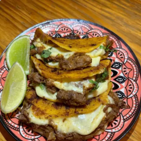Quesadillas de lengua con limón